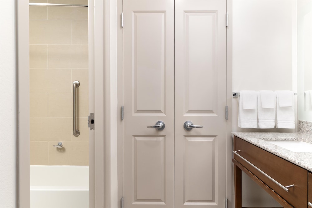 Homewood Suites by Hilton Wauwatosa Milwaukee - photo 26