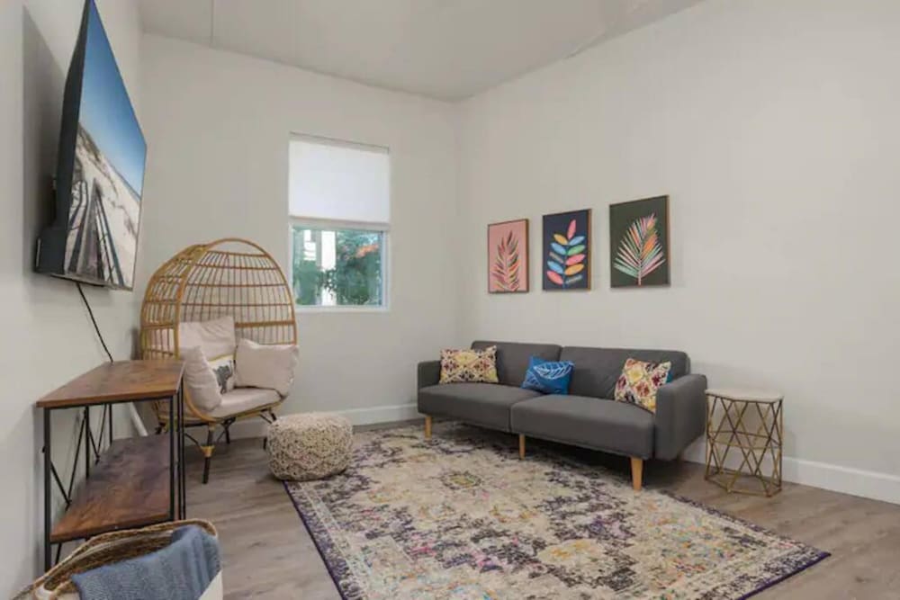 San Marco Villa Duplex w Backyard - featured photo