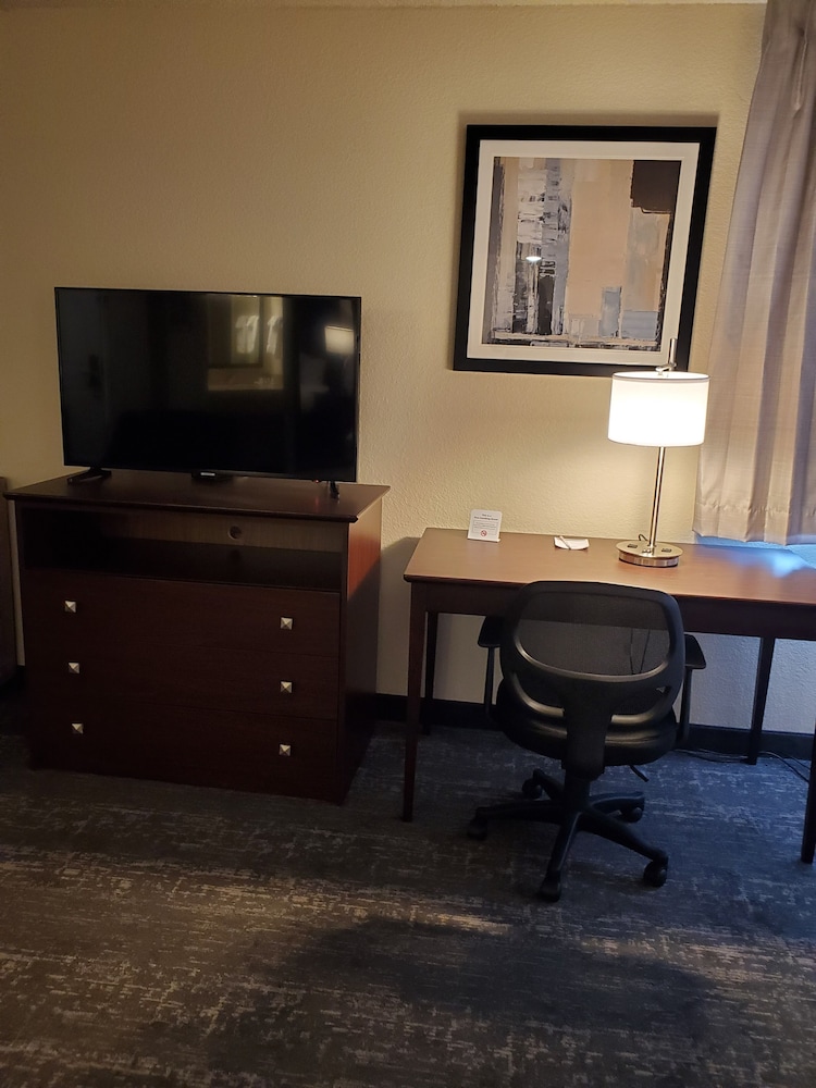 Cobblestone Suites Oshkosh - photo 22