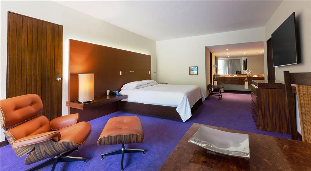 Master Suite king