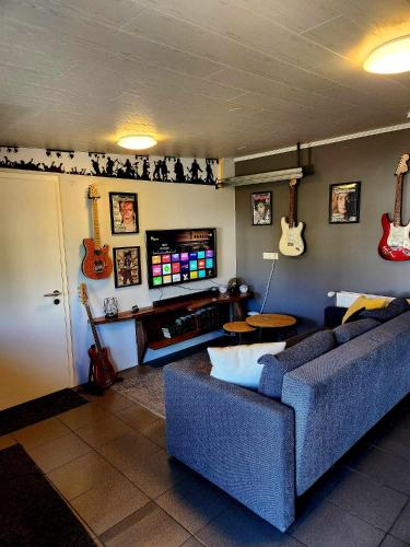 Studio Seven 7