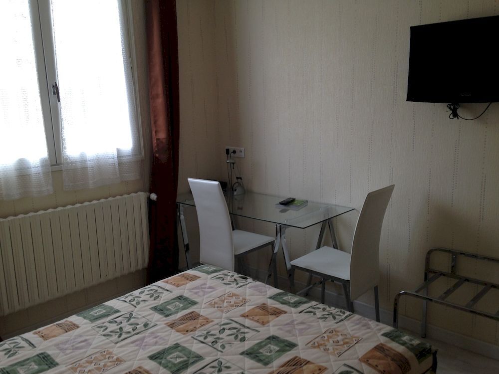 Hôtel Restaurant Le Crab in Angouleme, France