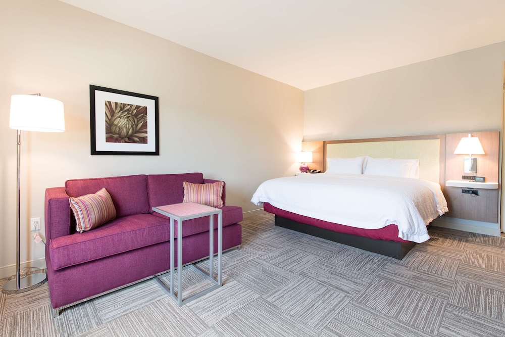 Hampton Inn & Suites Fayetteville - photo 24