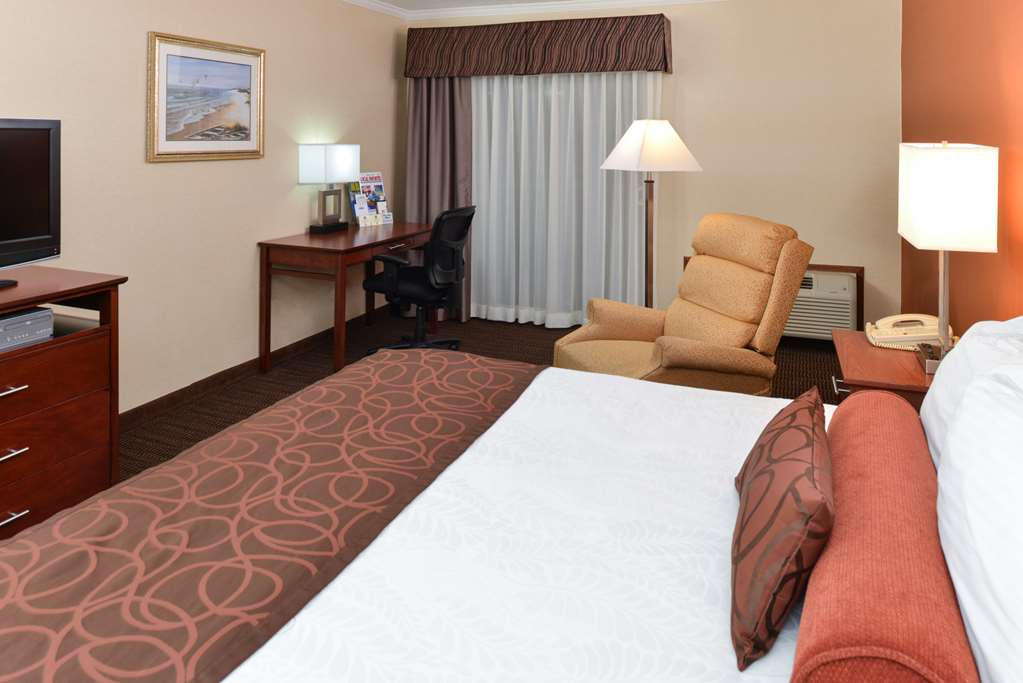 Best Western Plus Landmark Inn - photo 36