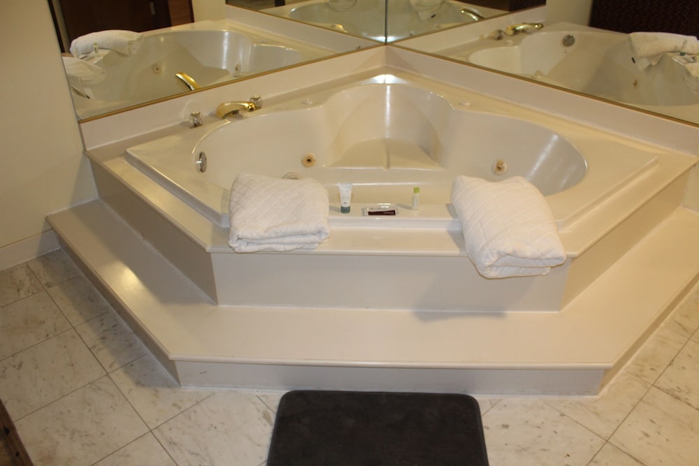 Bellevue Hotel & Suites - photo 24