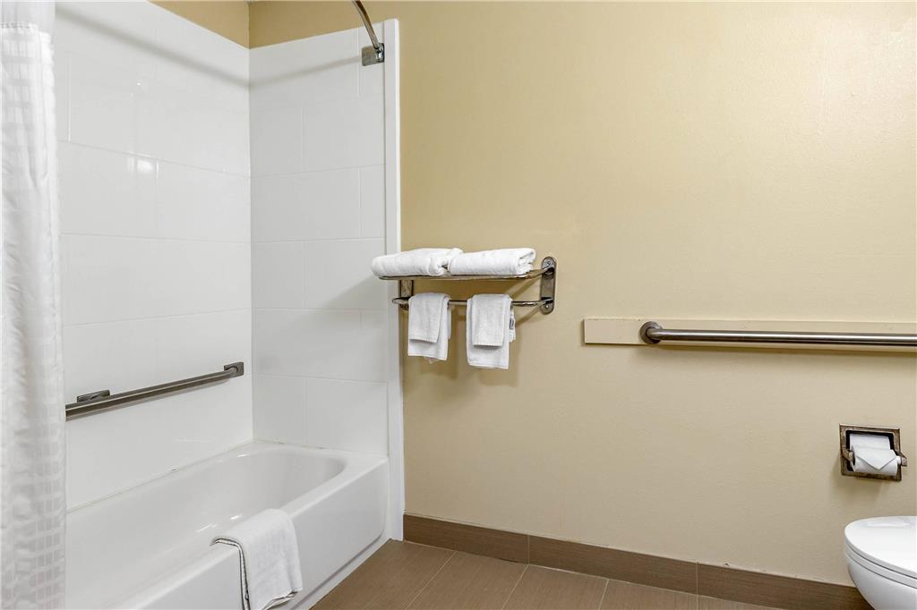 Comfort Inn Walcott near Davenport - photo 10
