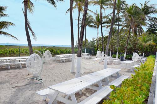 Oceanfront Contemporary Suites - photo 20