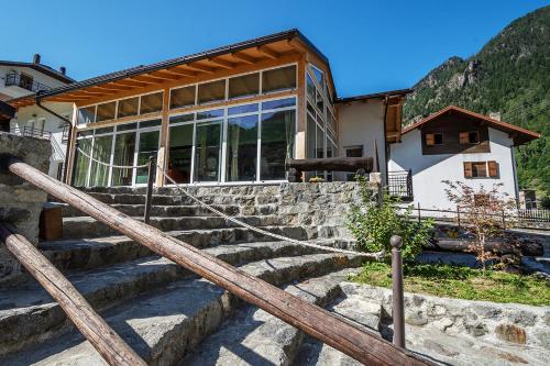 Hostel Bormio Livigno Santa Caterina Stelvio 17643948 — Sondalo