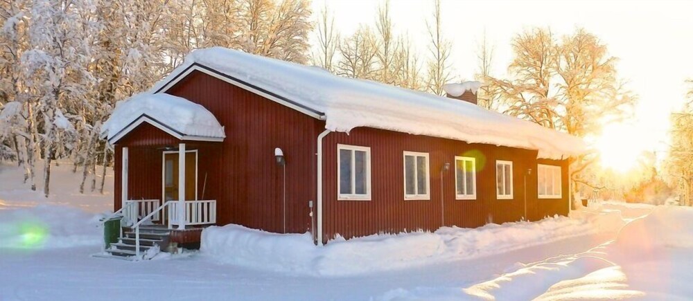 Stora Björnstugan in Laisvallby in Arjeplog, Sweden