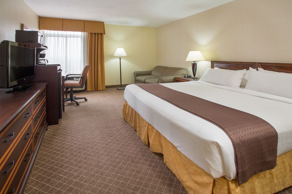 Cincy Hotel - photo 21
