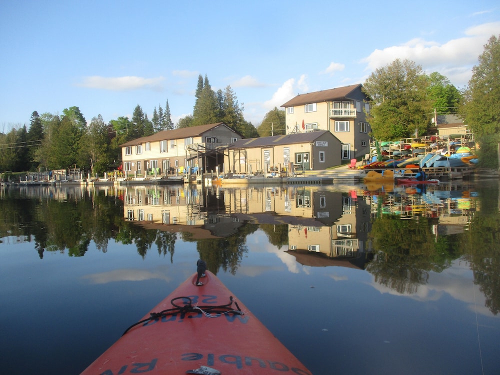 Sauble River Marina Lodge Resort — Owen Sound