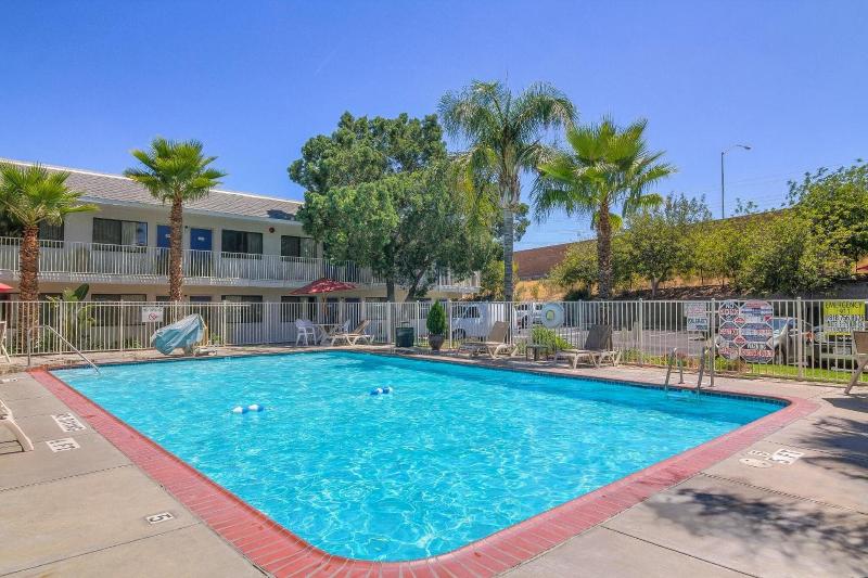 Vagabond Inn Sylmar - photo 6