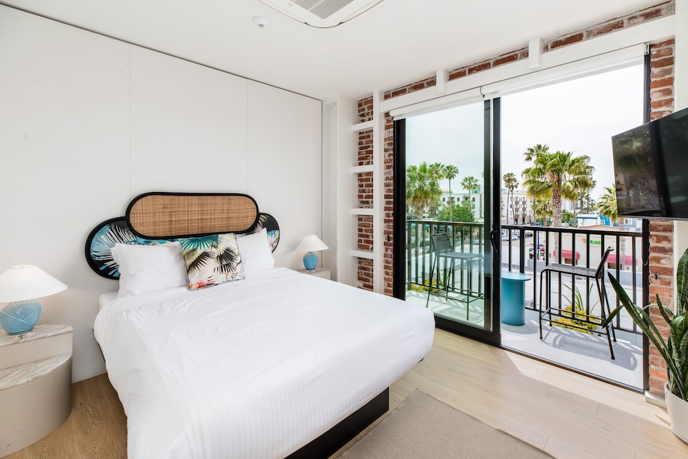 The Brick Hotel - photo 26