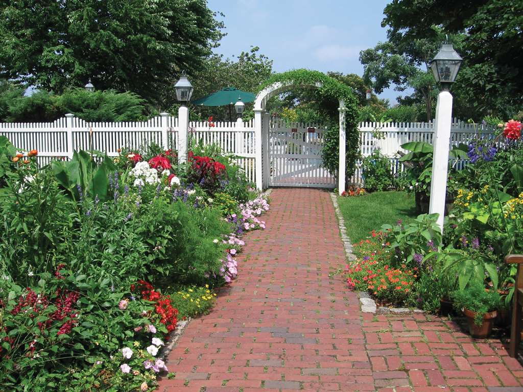 The Dan'l Webster Inn and Spa - photo 22