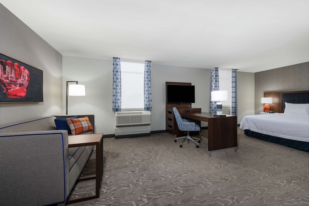 Hampton Inn & Suites Fort Wayne Downtown - photo 9