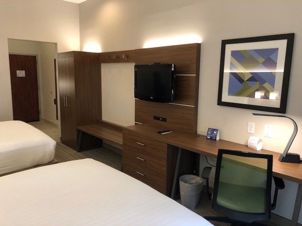 Holiday Inn Express & Suites Rio Grand by IHG - photo 17