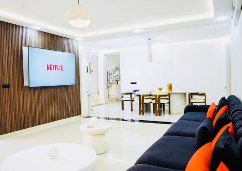 Vaste duplex neuf modernes et raffiné — 4-Star Luxury Hotel in Marrakesh, Morocco