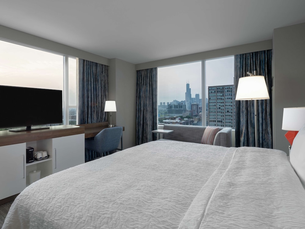 Hampton Inn Chicago McCormick Place - photo 11