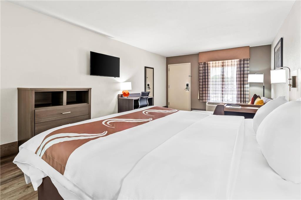 Quality Inn & Suites near Robins Air Force Base - photo 33