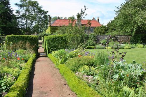 Finest Retreats Ingleby Manor Courtyard Cottage