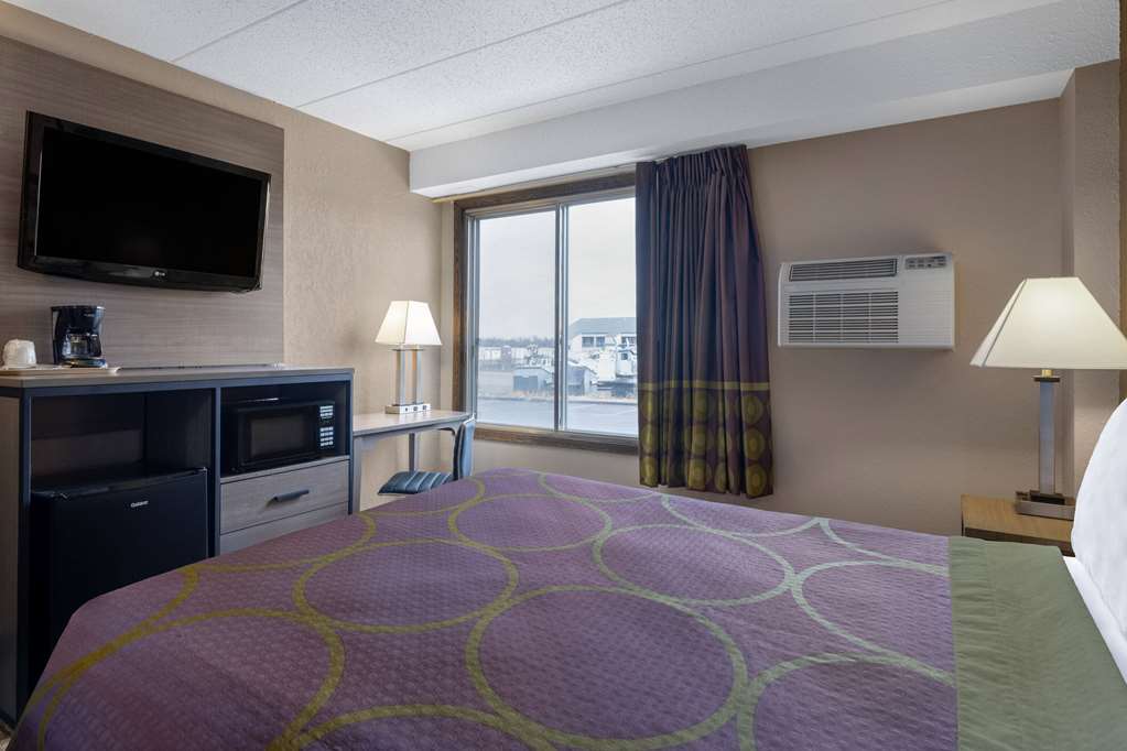 Super 8 by Wyndham Owatonna - photo 21