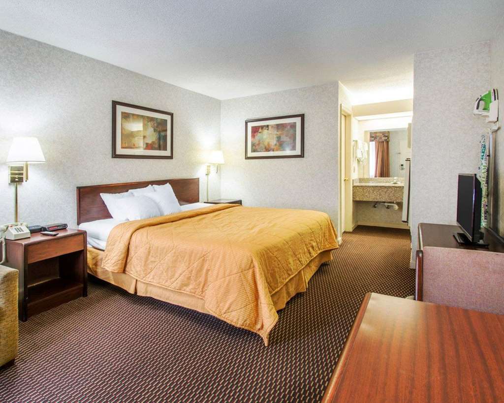 Econo Lodge Troy - photo 19