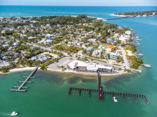 Coquina Moorings 203 in Bradenton Beach, United States