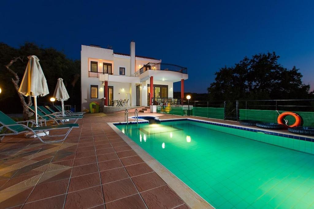 Villa Artemis — 4-Star Luxury Hotel in Rethymno, Greece