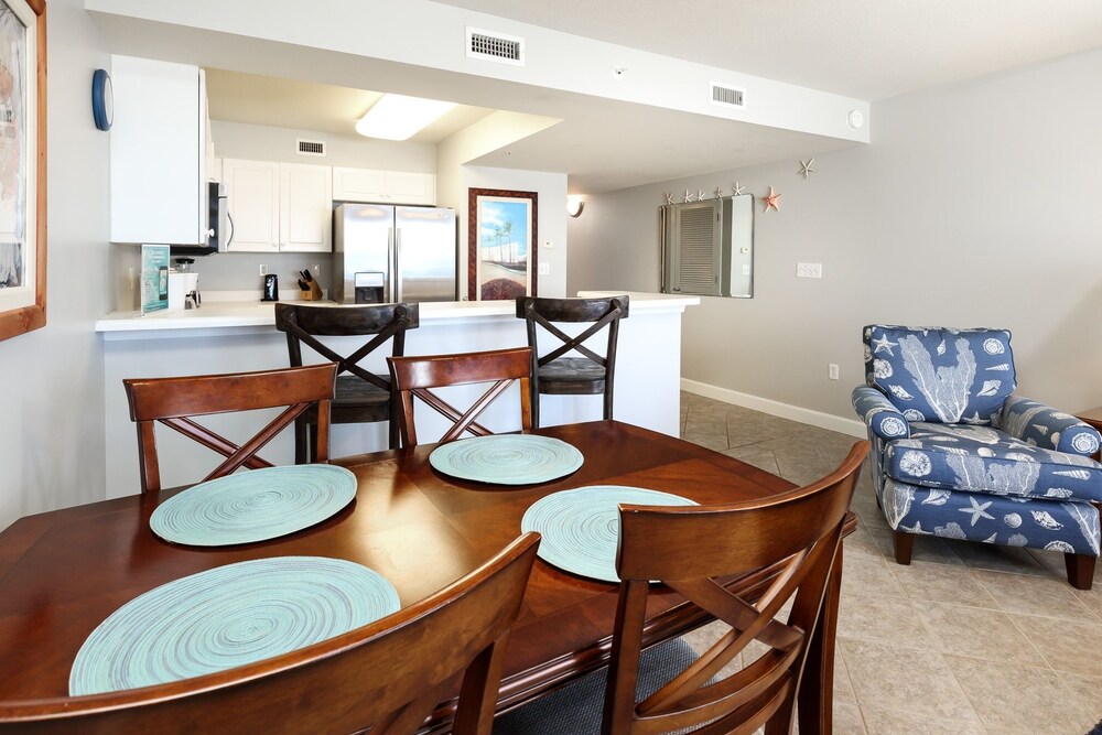 Pelican Isle 215 by RedAwning - photo 10