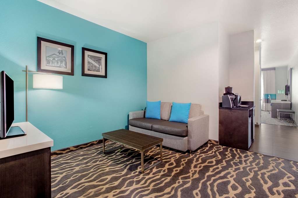 La Quinta Inn & Suites by Wyndham Northlake Fort Worth - photo 23