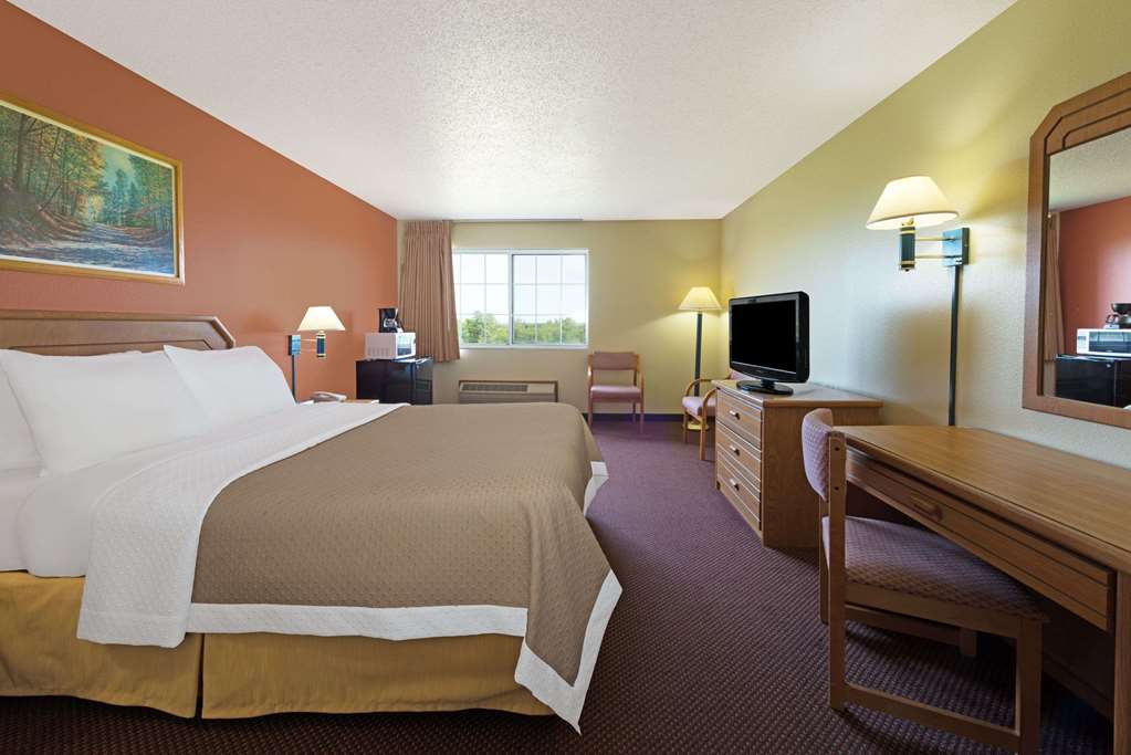 Days Inn by Wyndham Cameron - photo 12