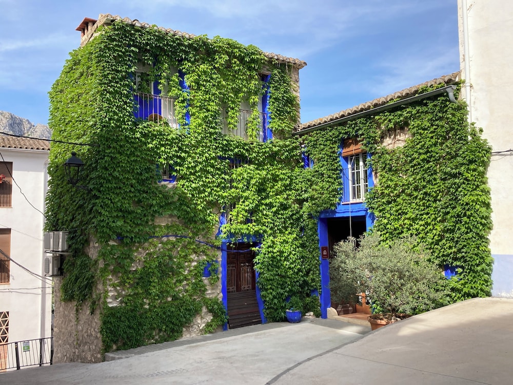 Casa Gallinera — 4-Star Luxury Hotel in Vall De Gallinera, Spain