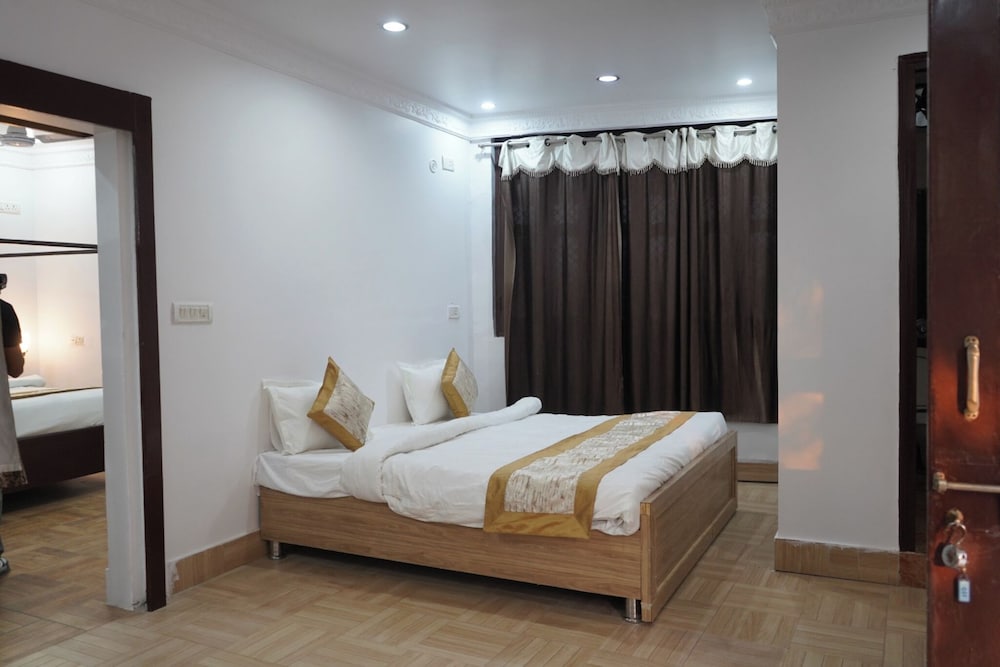 Hotel Shree Krishna Jungle Resort in Rajnagar, India