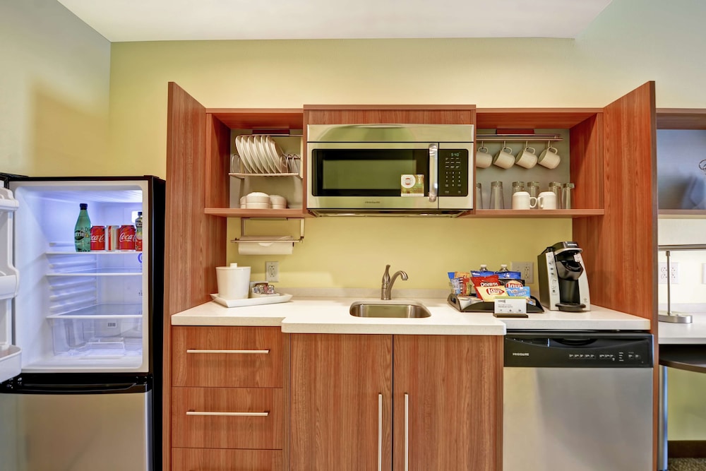 Home2 Suites by Hilton Charlotte Airport - photo 10