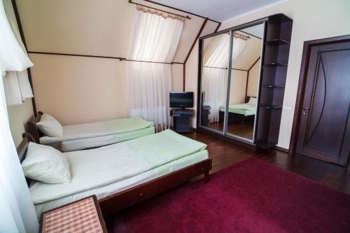 Hotel on Khmelnytskogo 8 — Kharkiv — photo 4