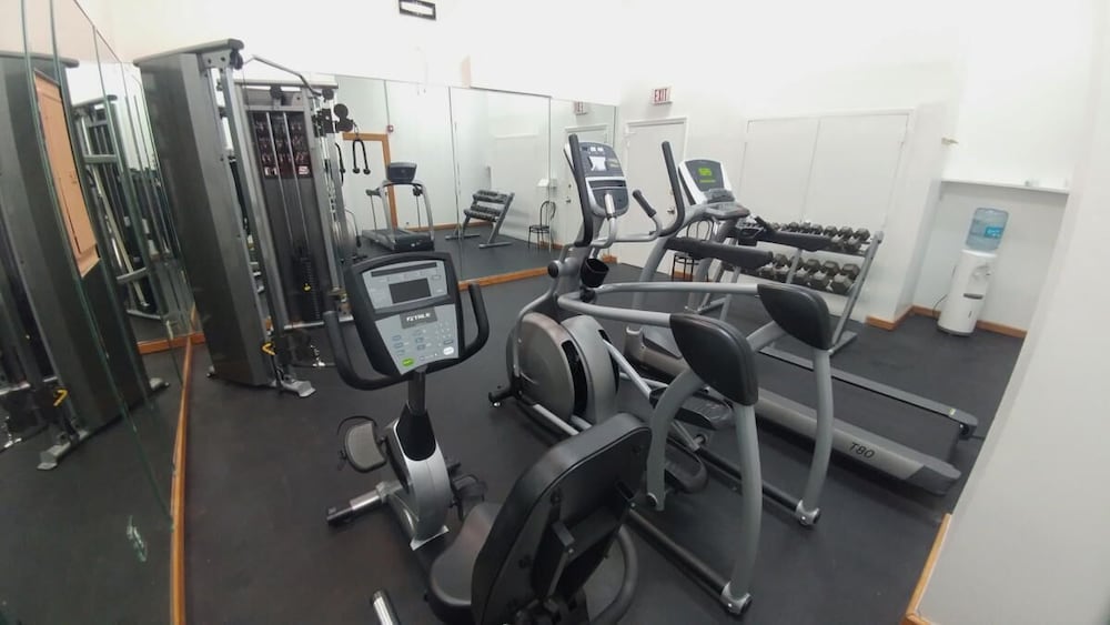 Newly Renovated Studio with Kitchenette - photo 25