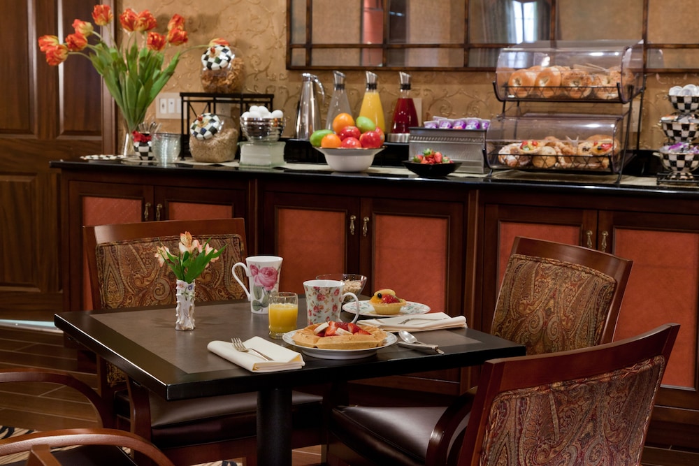 Chestnut Hill Hotel - photo 26