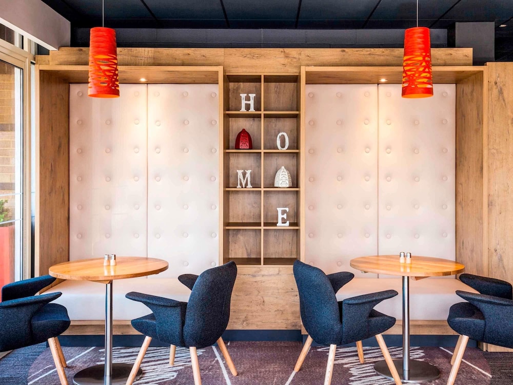 ibis London Elstree Borehamwood in Borehamwood, United Kingdom