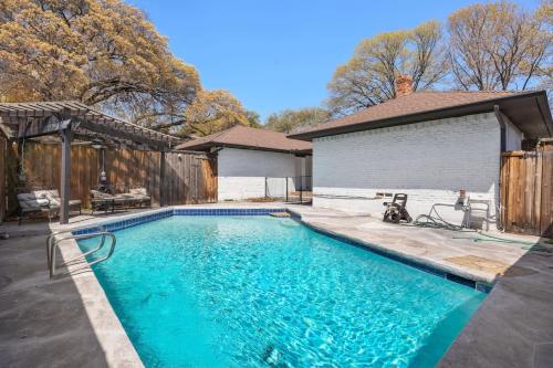 Dallas Retreat Pool & Patio Near AT&T Stadium in Dallas, United States