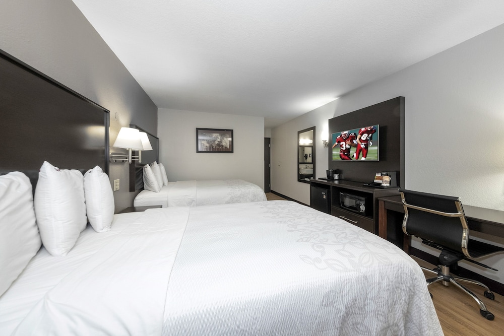 Red Roof Inn PLUS Huntsville - photo 21
