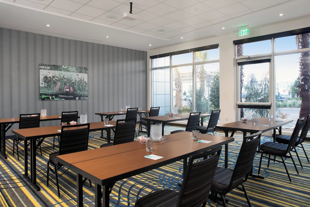 Fairfield Inn & Suites by Marriott Daytona Beach Speedway Airport - photo 29