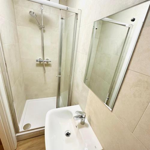 Mika Accommodation - carbon neutral hotel in London