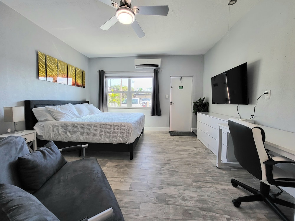 Barefoot Mailman Inn & Suites - photo 10