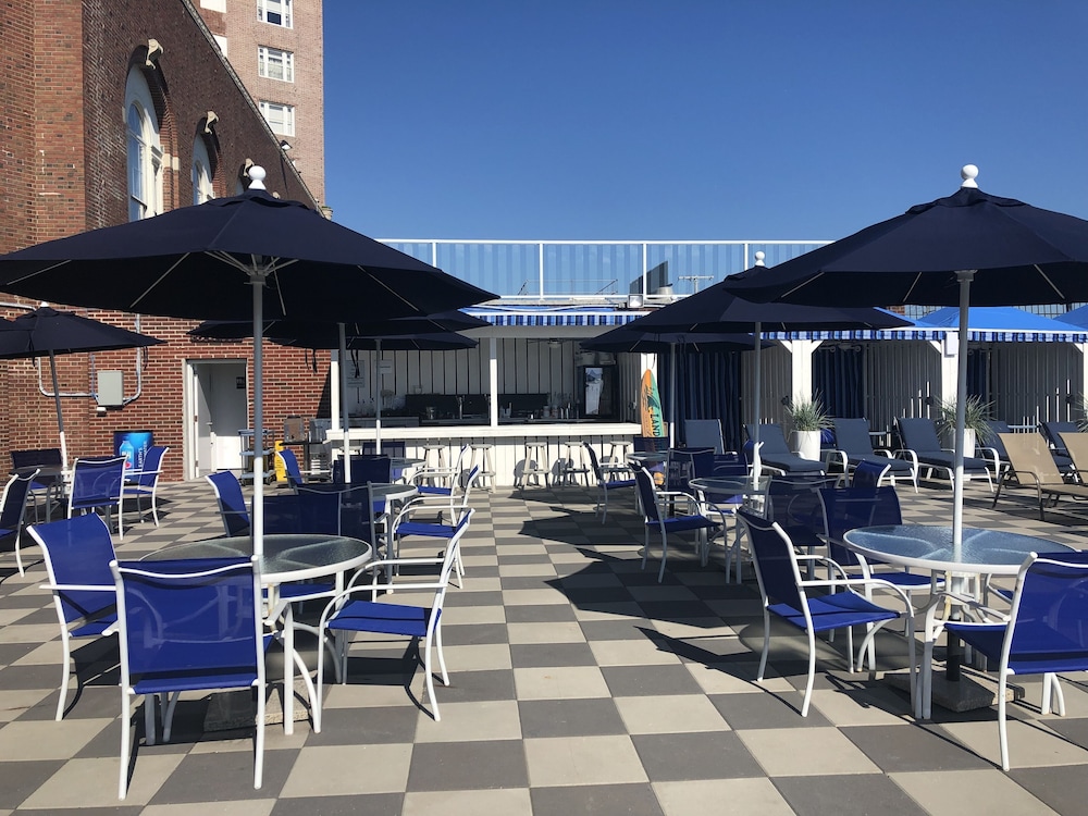 Berkeley Oceanfront Hotel - photo 36