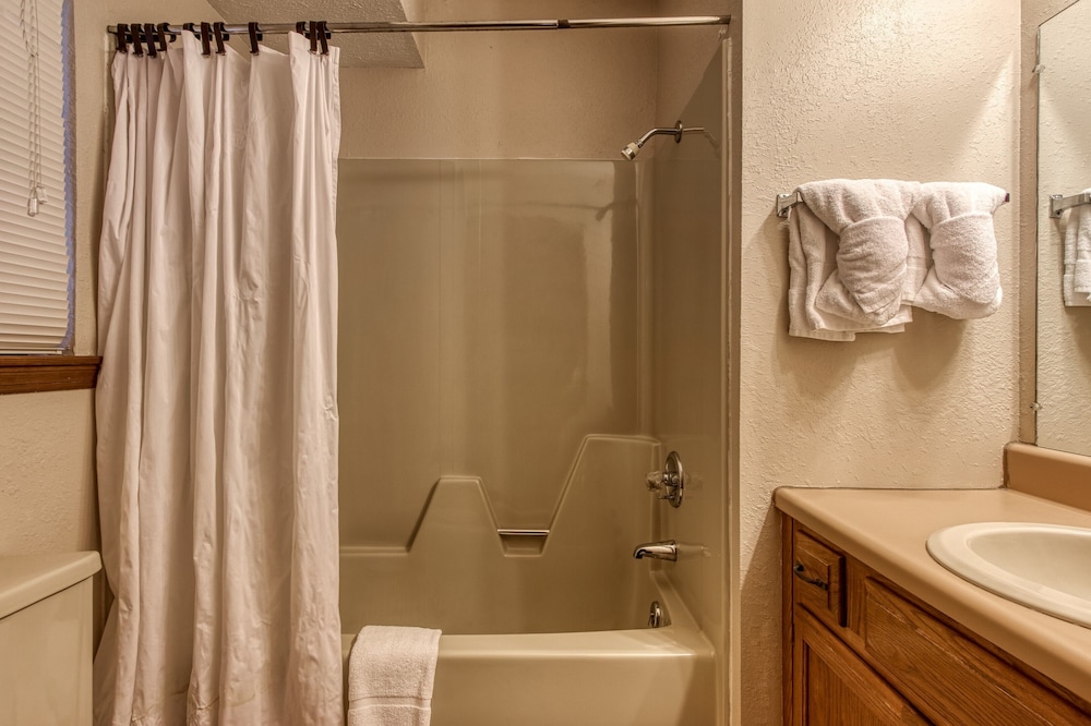 Pinecrest Hotel B - photo 12