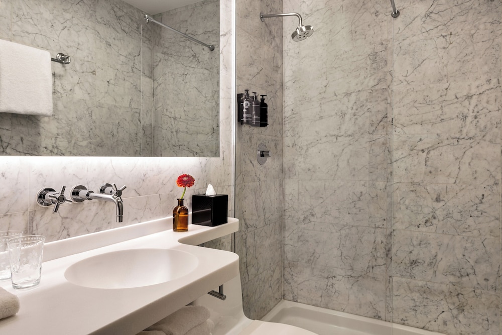 The Chemists Club Hotel - photo 40