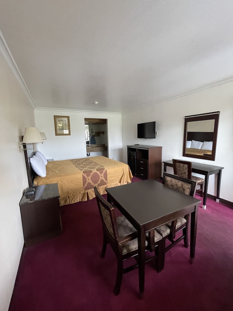 Chino Motel - photo 18