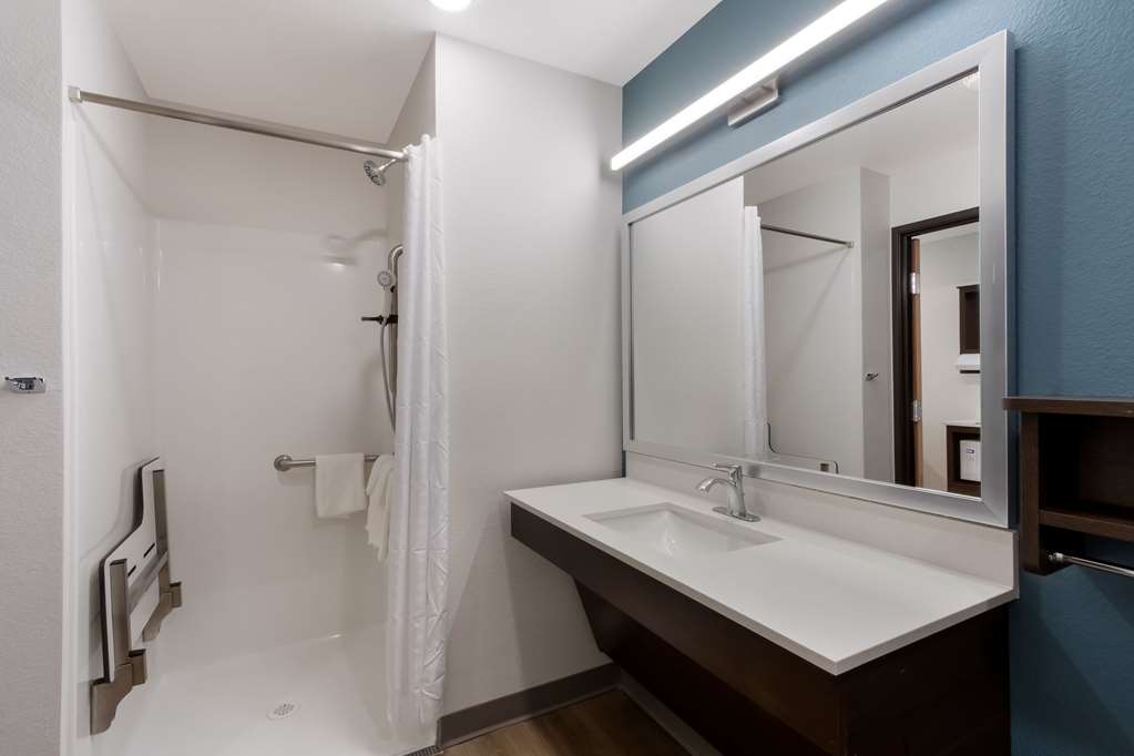 Woodspring Suites Chandler Airport - photo 8