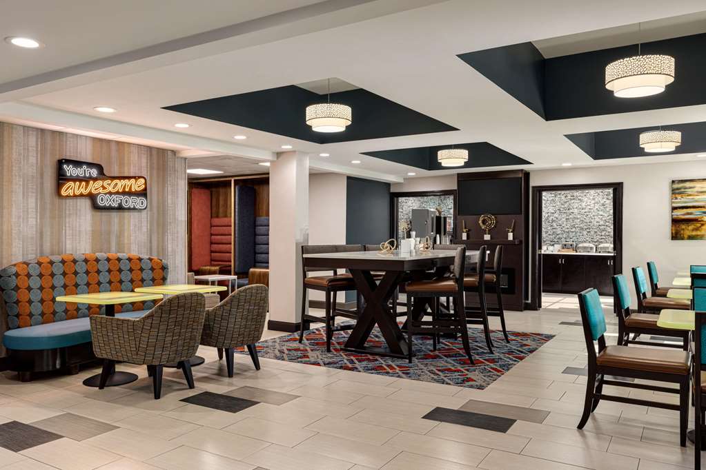 La Quinta Inn & Suites by Wyndham Oxford Anniston - photo 47