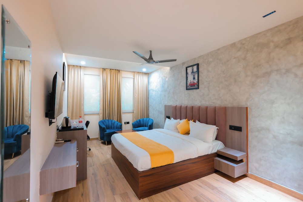 Hotel Milanza in Mohali, India